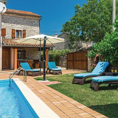 3 Bedroom Gorgeous In בית נופש