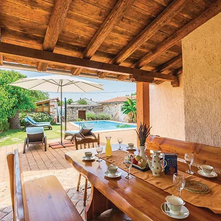 3 Bedroom Gorgeous In בית נופש