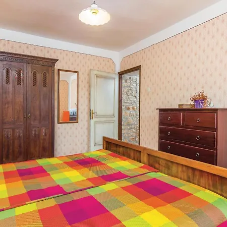 Holiday home 3 Bedroom Gorgeous In Kanfanar