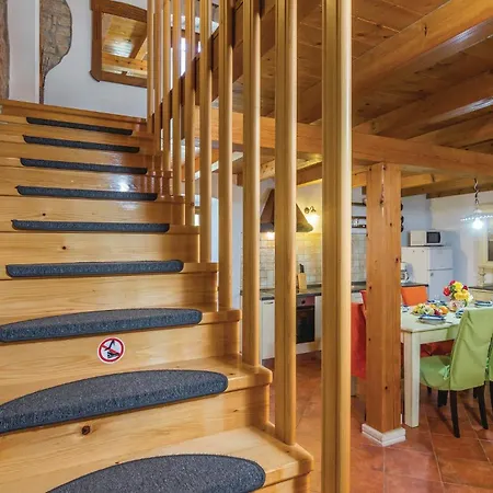 3 Bedroom Gorgeous In Kanfanar