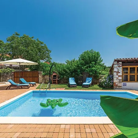 Holiday home 3 Bedroom Gorgeous In Kanfanar