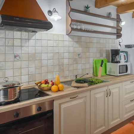 3 Bedroom Gorgeous In Holiday home *