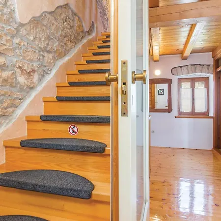 3 Bedroom Gorgeous In Kanfanar